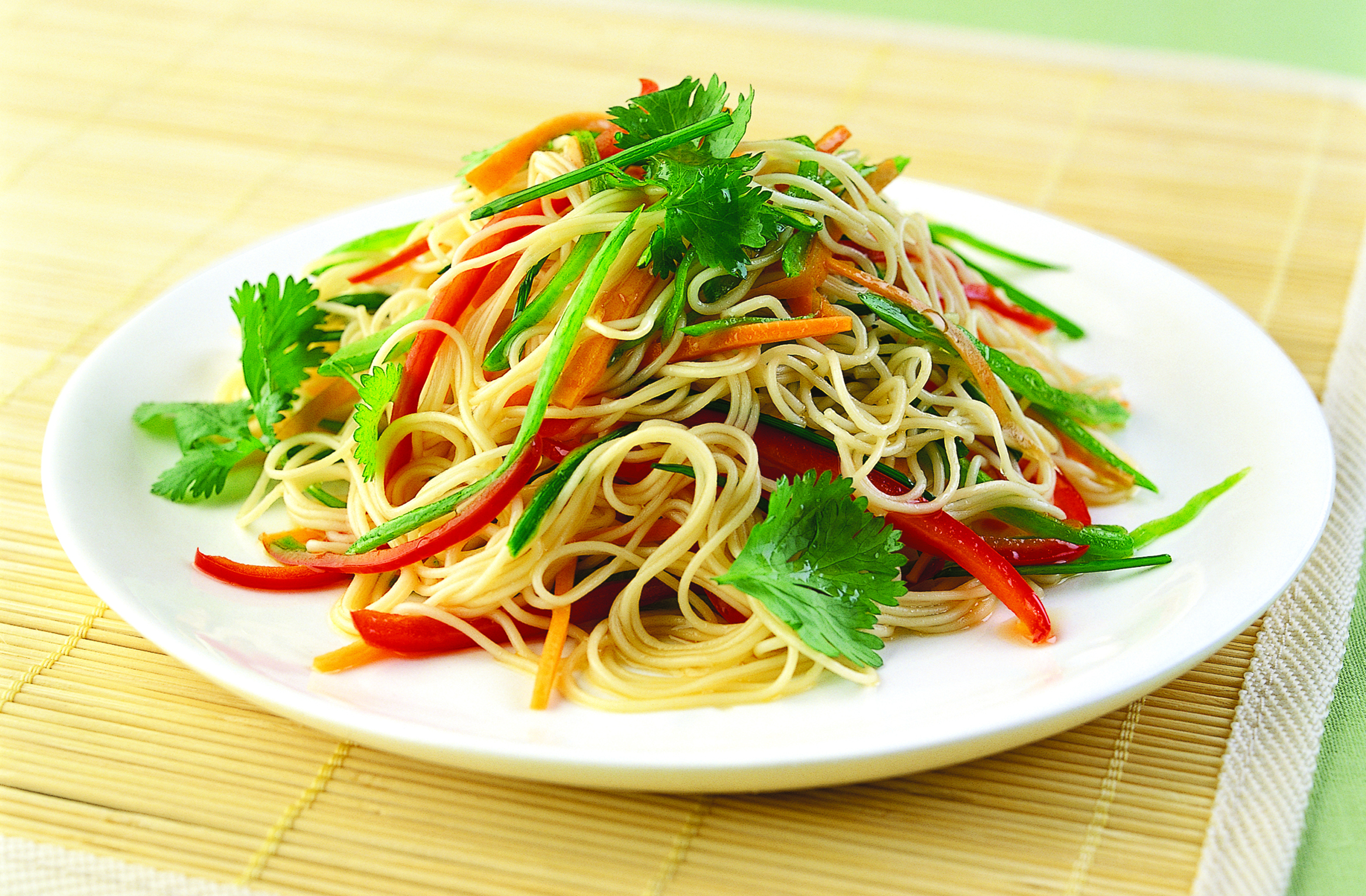 Somen Noodles with 3-Colour Vegetable Salad