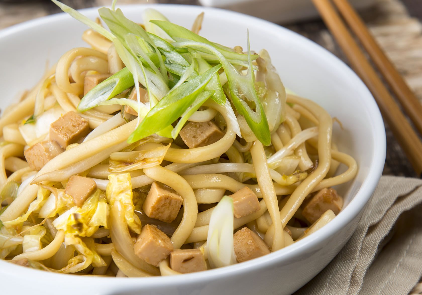 Udon Stirfry with Tofu, Cabbage and Chilli