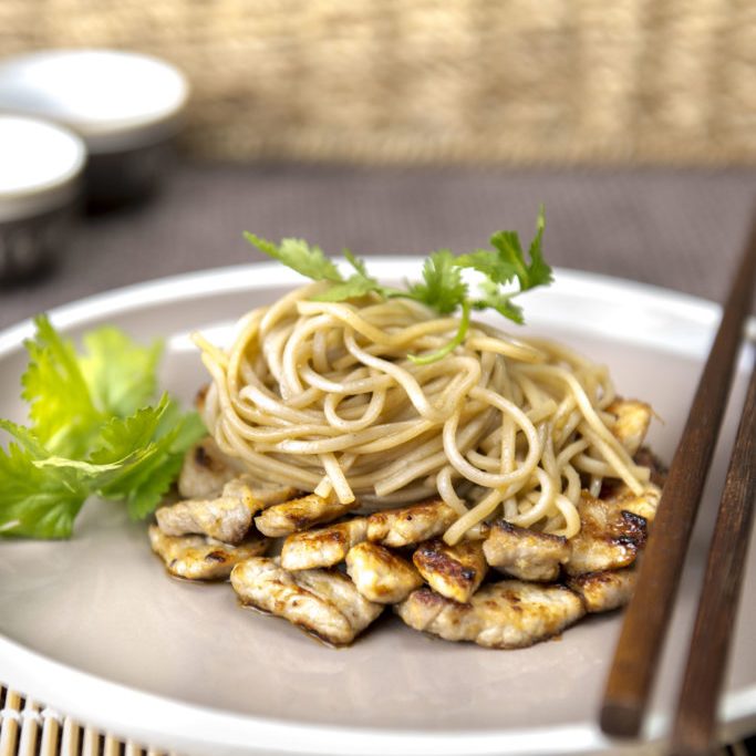 36.Cold_Port_Slices_with_Soba_Noodles_and_Garlic_Sauce
