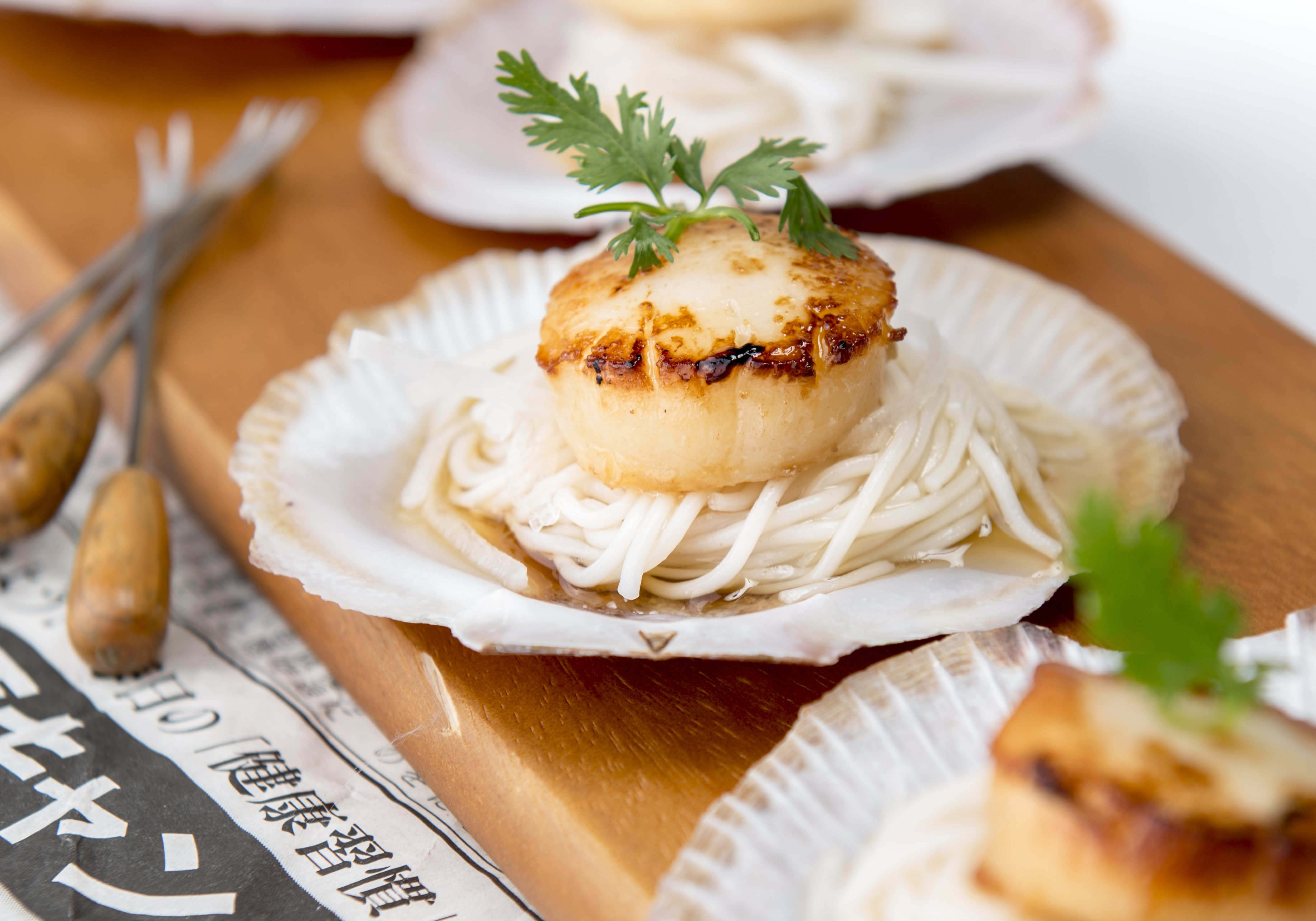43.Grilled_Scallops_with_Daikon_and_Cold_Noodle_Sauce